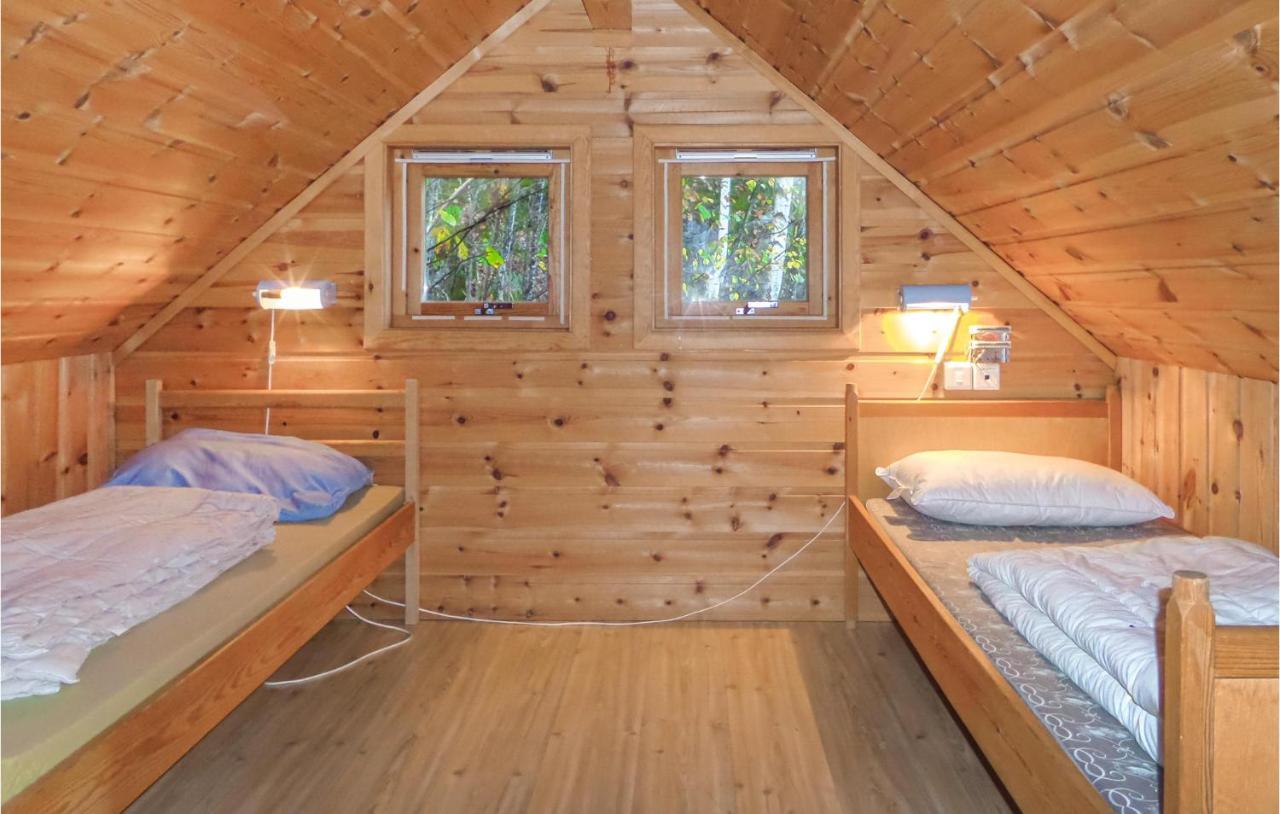 Amazing Home In Vallavik With House Sea View Vangsbygd ภายนอก รูปภาพ